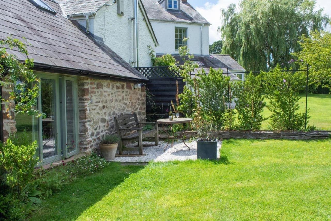 The Tractor Shed Apartamento Usk Exterior foto