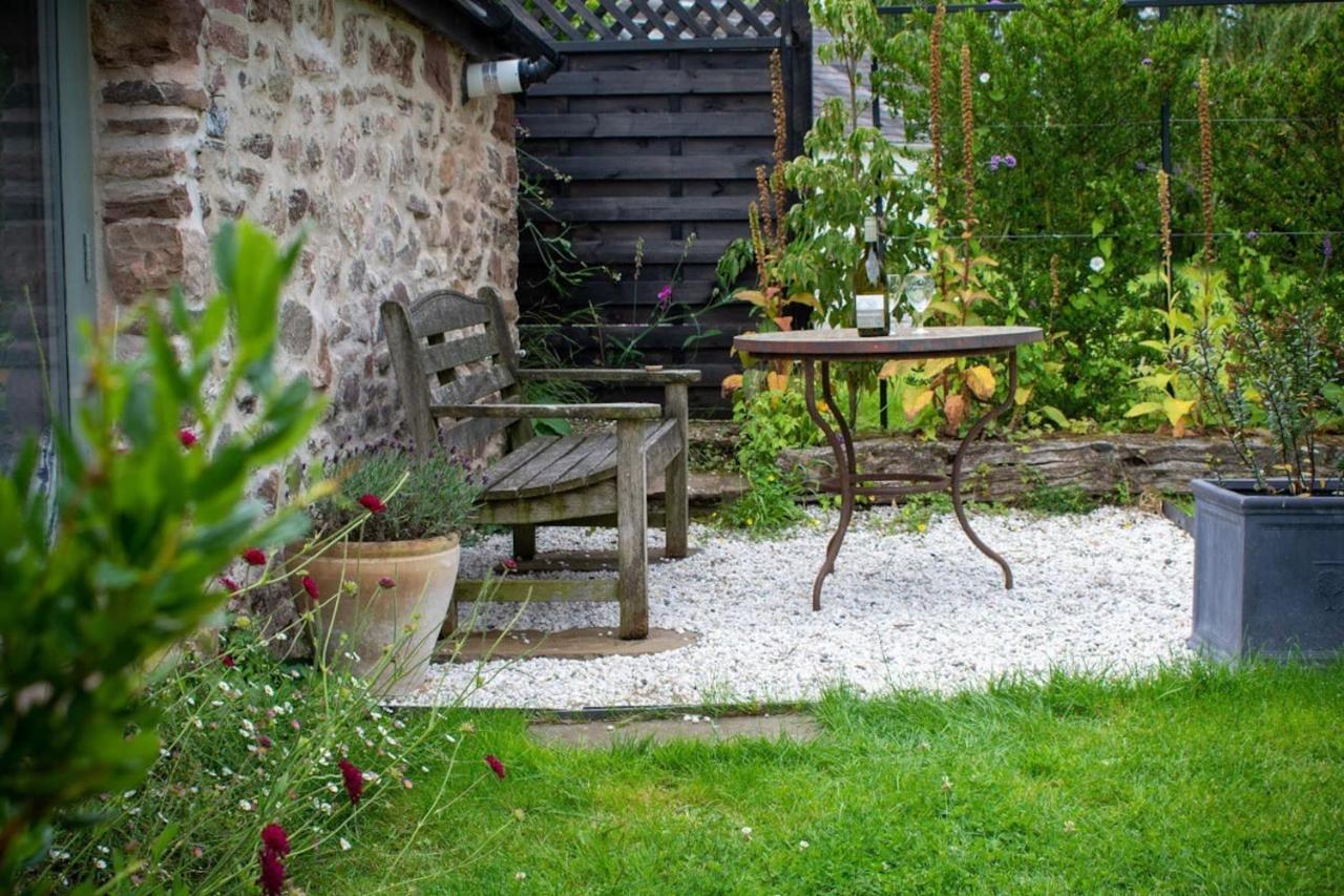 The Tractor Shed Apartamento Usk Exterior foto